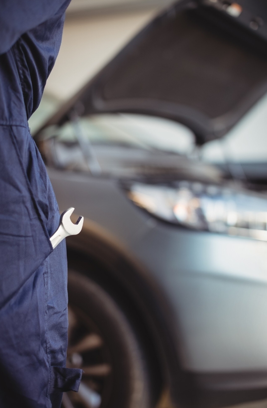 Foto Mecanico para Quienes Somos para Talleres Julio Exposito en Jerez de la Frontera
